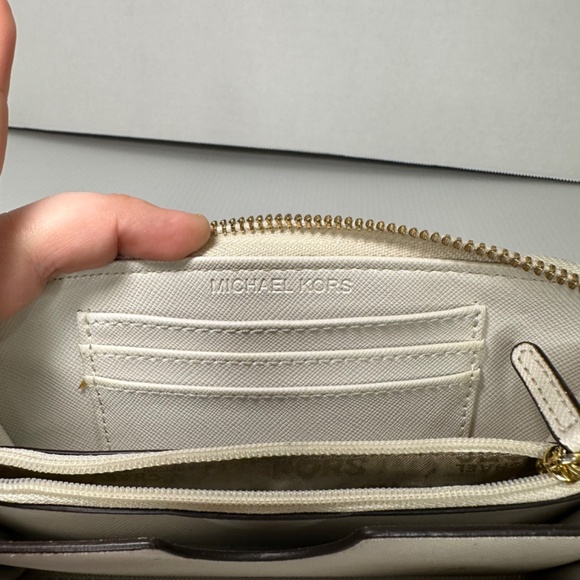 Michael Kors Logo Jet Set Continental Wallet Wristlet Vanilla/Gold - Picture 9 of 9